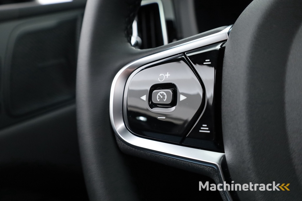 Volvo XC60 T6 Plug-in hybrid Ultra Black Edition | Facelift | Pano | HUD | 360cam | Harman Kardon | Memory seats | Pilot Assist |