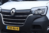Minituur van Renault Master T35 2.3 dCi 135 L2H2 Comfort | Trekhaak | Cruise | 3 pers. | Navi