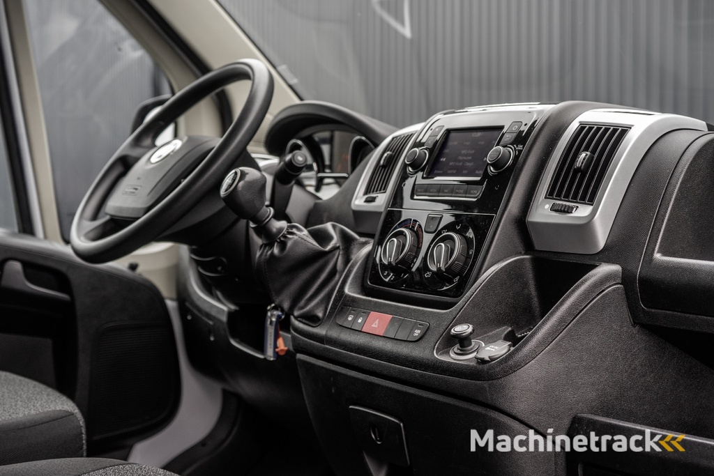 Fiat Ducato **2.3 MultiJet | Bakwagen met Laadklep | Euro 6 | 141 PK | Cruise | Camera | Airco | Navigatie**