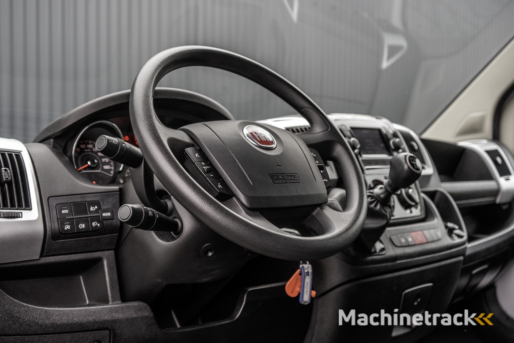 Fiat Ducato **2.3 MultiJet | Bakwagen met Laadklep | Euro 6 | 141 PK | Cruise | Camera | Airco | Navigatie**