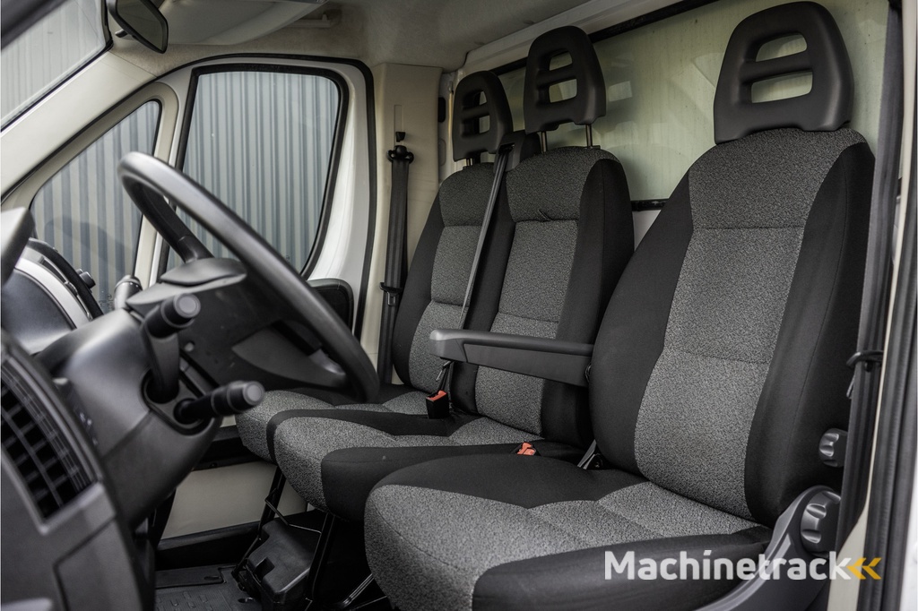 Fiat Ducato **2.3 MultiJet Bakwagen met laadklep | Euro 6 | 131 PK | Climate | Camera | Cruise | LED**
