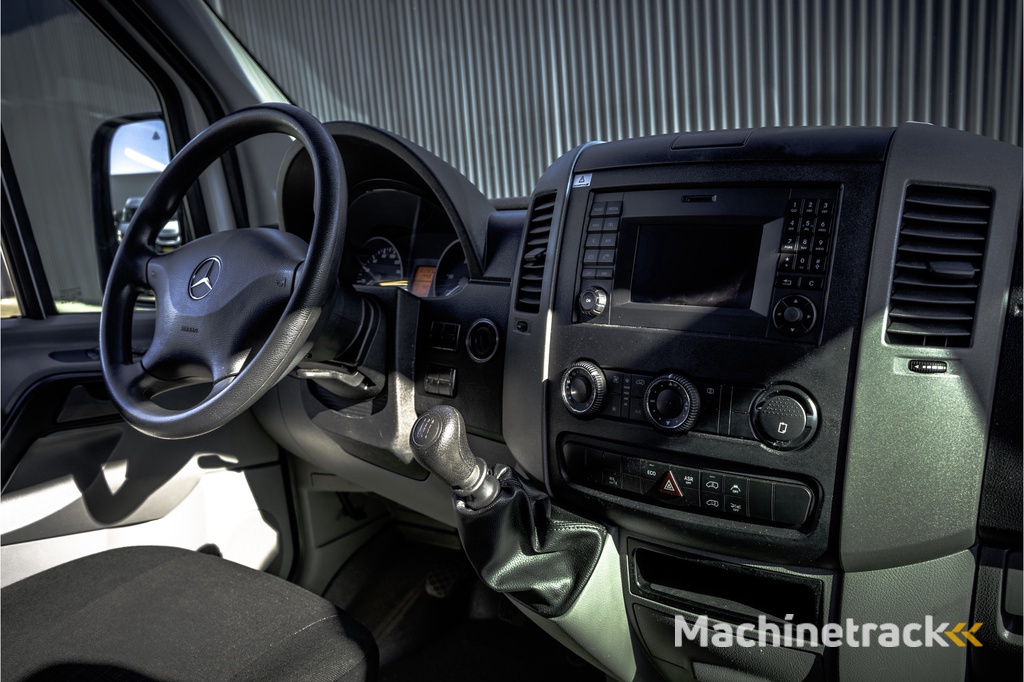 Mercedes-Benz Sprinter 311 CDI | L2H2 | Euro 6 | Volledig ingericht | Oprijplaat | Camera | Airco