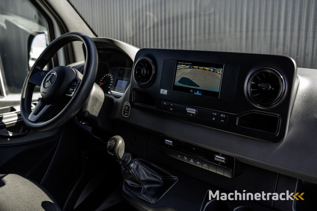 Mercedes-Benz Sprinter 311 CDI L3H2 | Volledig ingericht | CarPlay | Climate | Camera | Euro 6 | Omvormer | Oprijplaat