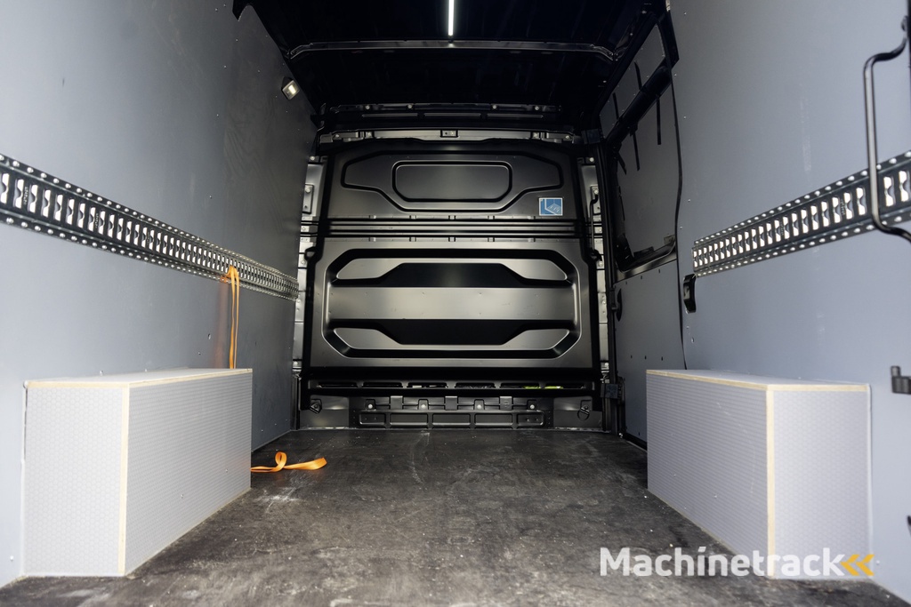 Renault Master E-Tech T35 L2H2 | Red Edition | 87 kWh | LED | Camera | CarPlay | Navi | Cruise | Airco | PDC