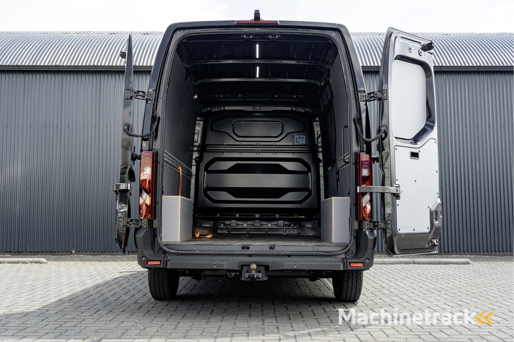 Renault Master E-Tech T35 L2H2 | Red Edition | 87 kWh | LED | Camera | CarPlay | Navi | Cruise | Airco | PDC