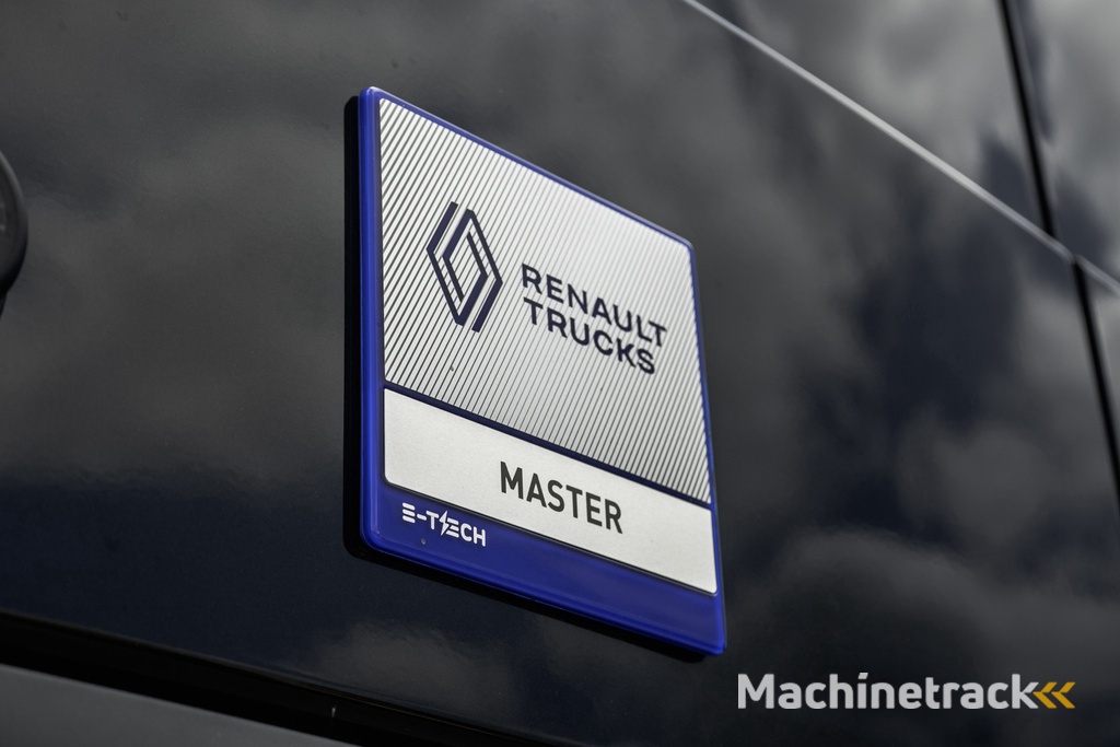 Renault Master E-Tech T35 L2H2 | Red Edition | 87 kWh | LED | Camera | CarPlay | Navi | Cruise | Airco | PDC