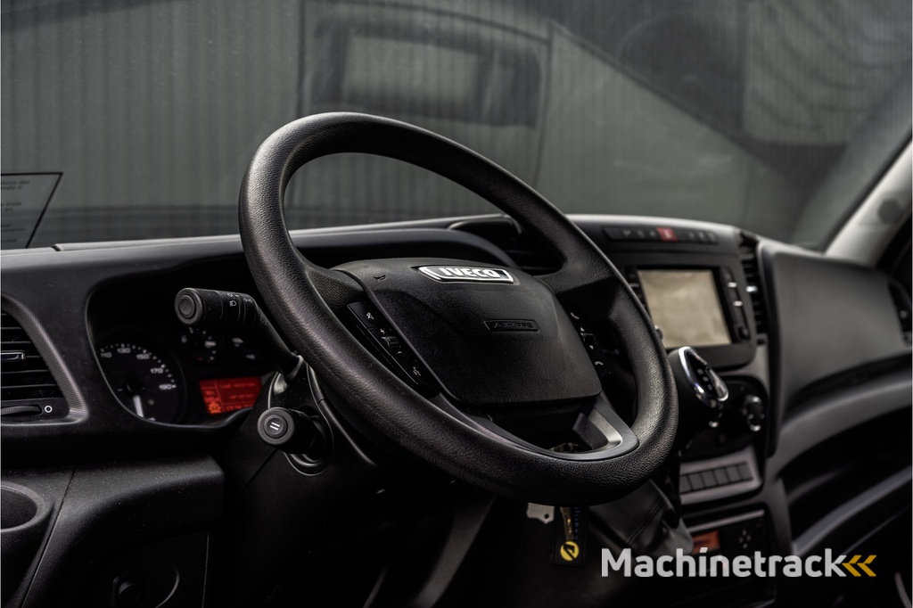 Iveco Daily 50C18 | Glasresteel | Automaat | 180 PK | Camera | Navigatie | Cruise | Airco | Tachograaf | Euro 6