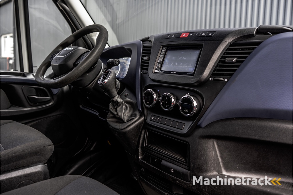 Iveco Daily 35S18D 375 | 3.0 180PK | Hiab 013 | 3.5T Trekgewicht | Automaat | Climate | Camera | Euro 6