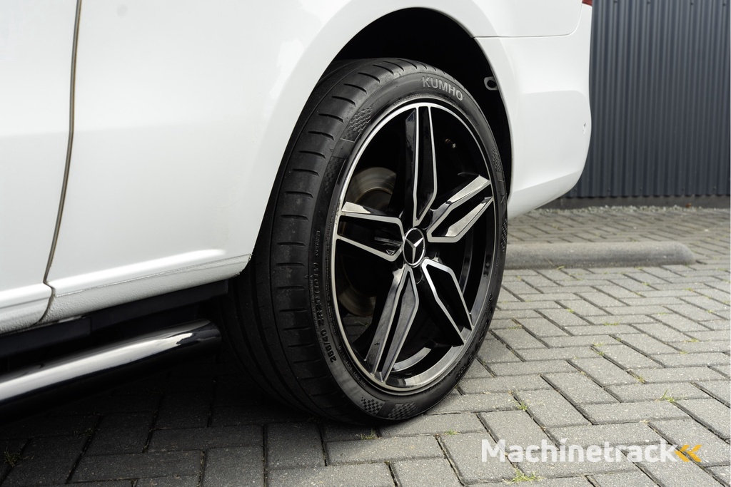 Mercedes-Benz V-klasse V300 | 4Matic | XL | 5-Zits | MBux | LED | ILS | Burmester | 2x Elec Schuifdeur | 360° Camera | Navi | PDC | Climate |  Cruise | Euro 6