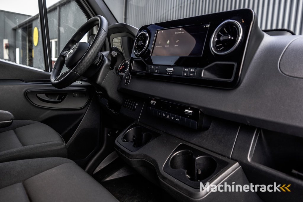 Mercedes-Benz Sprinter 317 CDI | L3H2 | Automaat met Flippers | MBUX | Camera | Climate | Cruise | PDC | Euro 6