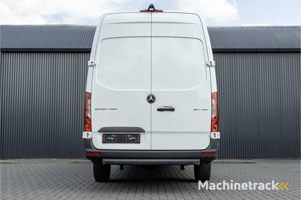 Mercedes-Benz Sprinter 317 CDI | L3H2 | Automaat met Flippers | MBUX | Camera | Climate | Cruise | PDC | Euro 6