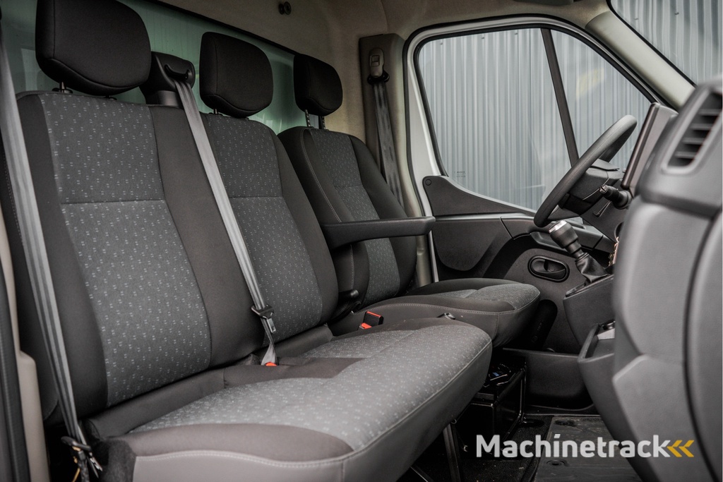 Opel Movano **2.3 Turbo | Bakwagen met Laadklep | 146 PK | Laadvermogen: 1203KG | Cruise | Navigatie | MF Stuur**