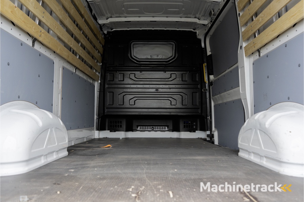Volkswagen Crafter 30 TDI | L3H2 | Camera | CarPlay | Mirrorlink | Cruise | Airco | Euro 6