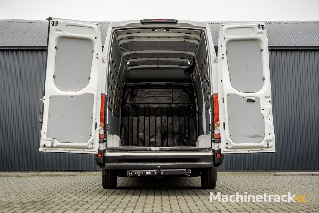 Iveco Daily **35S14V 2.3 L2H2 | Automaat | Euro 6 | Cruise | Climate | 3500 KG Trekgewicht | Trekhaak**