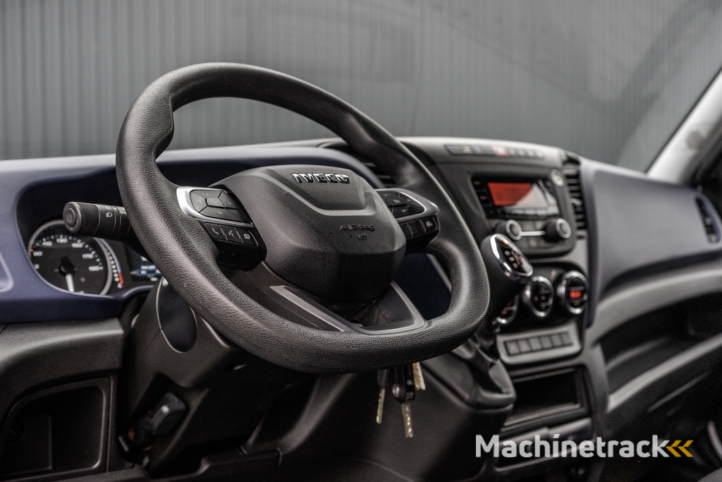 Iveco Daily **35S14V 2.3 L2H2 | Automaat | Euro 6 | Cruise | Climate | 3500 KG Trekgewicht | Trekhaak**