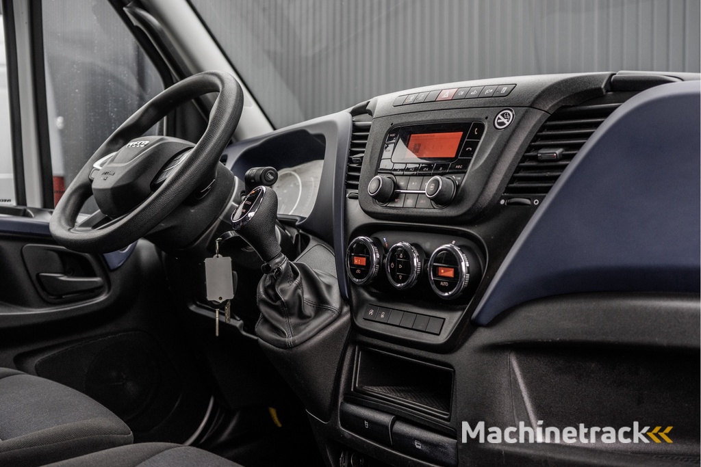 Iveco Daily **35S14V 2.3 L2H2 | Automaat | Euro 6 | Cruise | Climate | 3500 KG Trekgewicht | Trekhaak**