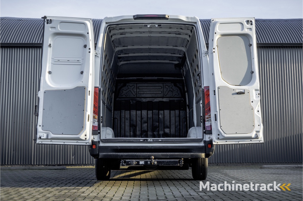 Iveco Daily **35S14V 2.3 L2H2 | Automaat | Euro 6 | Cruise | Climate | 3500 KG Trekgewicht | Trekhaak**