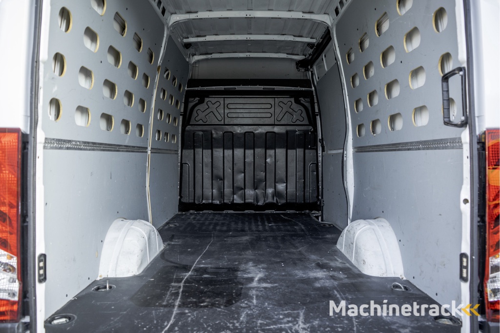 Iveco Daily **35S14V 2.3 L2H2 | Automaat | Euro 6 | Cruise | Climate | 3500 KG Trekgewicht | Trekhaak**