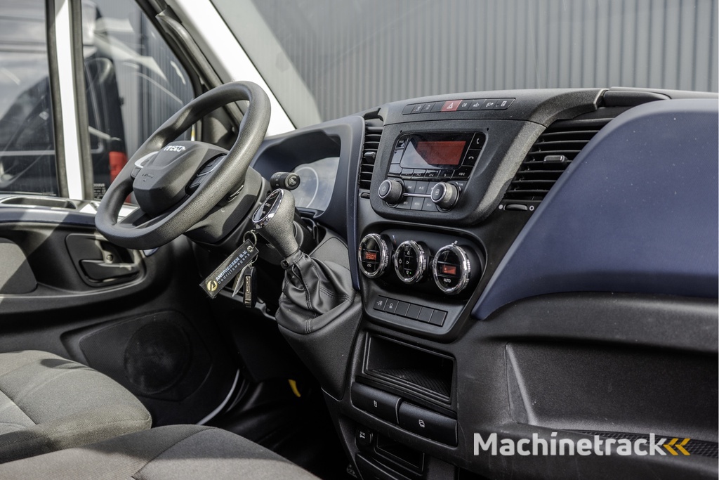 Iveco Daily **35S14V 2.3 L2H2 | Automaat | Euro 6 | Cruise | Climate | 3500 KG Trekgewicht | Trekhaak**