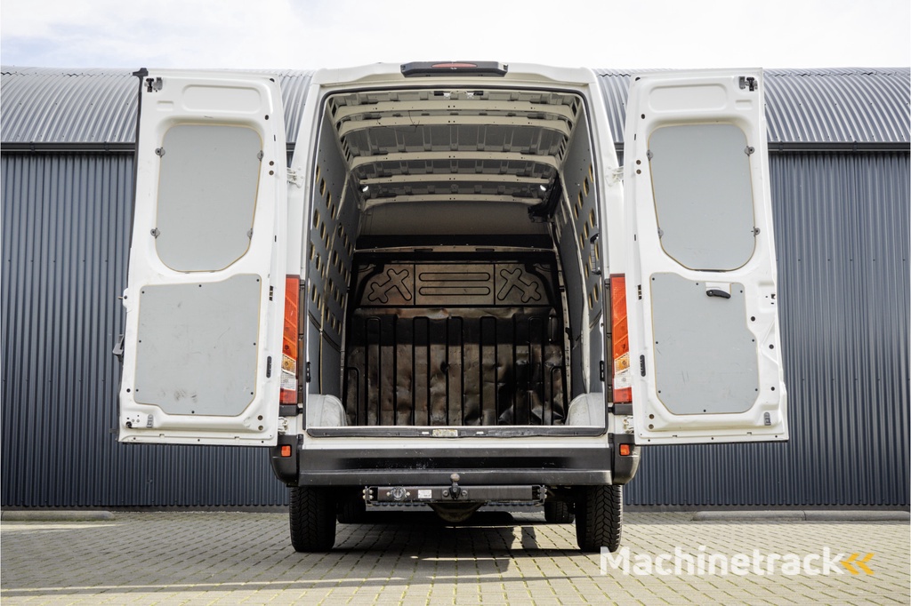 Iveco Daily **35S14V 2.3 L2H2 | Automaat | Euro 6 | Cruise | Climate | 3500 KG Trekgewicht | Trekhaak**