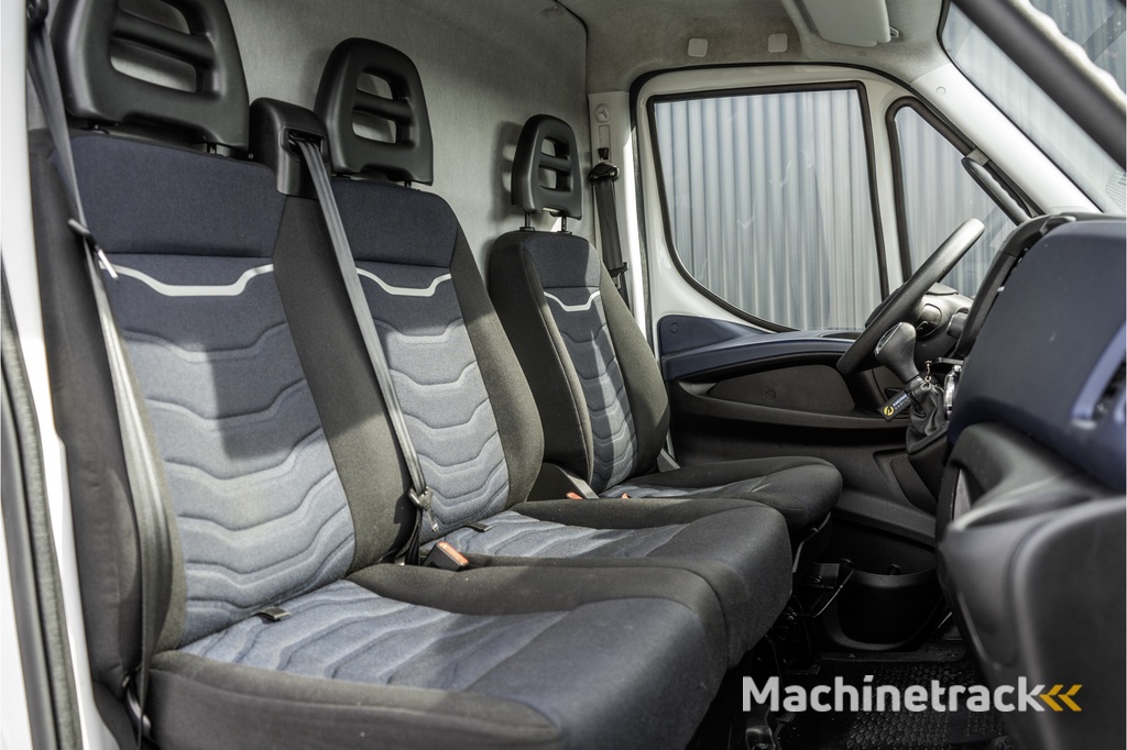Iveco Daily **35S14V 2.3 L2H2 | Automaat | Euro 6 | Cruise | Climate | 3500 KG Trekgewicht | Trekhaak**