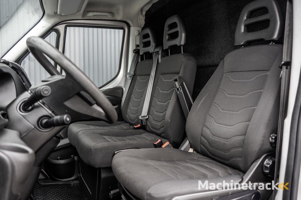 Iveco Daily 50C17 | 170 PK | Automaat | 5-meter laadbak | Cruise | Luchtgeveerd