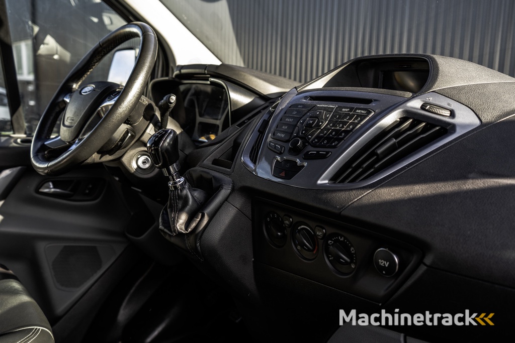 Ford Transit Custom 290 TDCI | L2H1 | 155PK | Champions Edition | DC | 5-Zits | LED | Camera | Navi | Zijschuifdeur L+R | Cruise | Airco | PDC