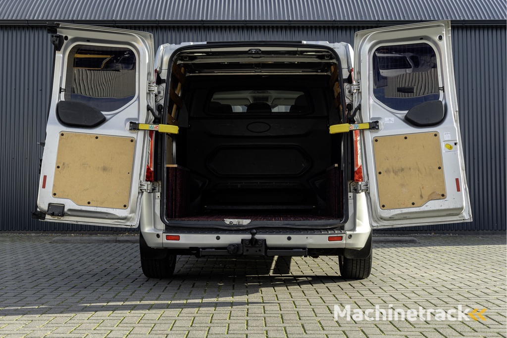 Ford Transit Custom 290 TDCI | L2H1 | 155PK | Champions Edition | DC | 5-Zits | LED | Camera | Navi | Zijschuifdeur L+R | Cruise | Airco | PDC