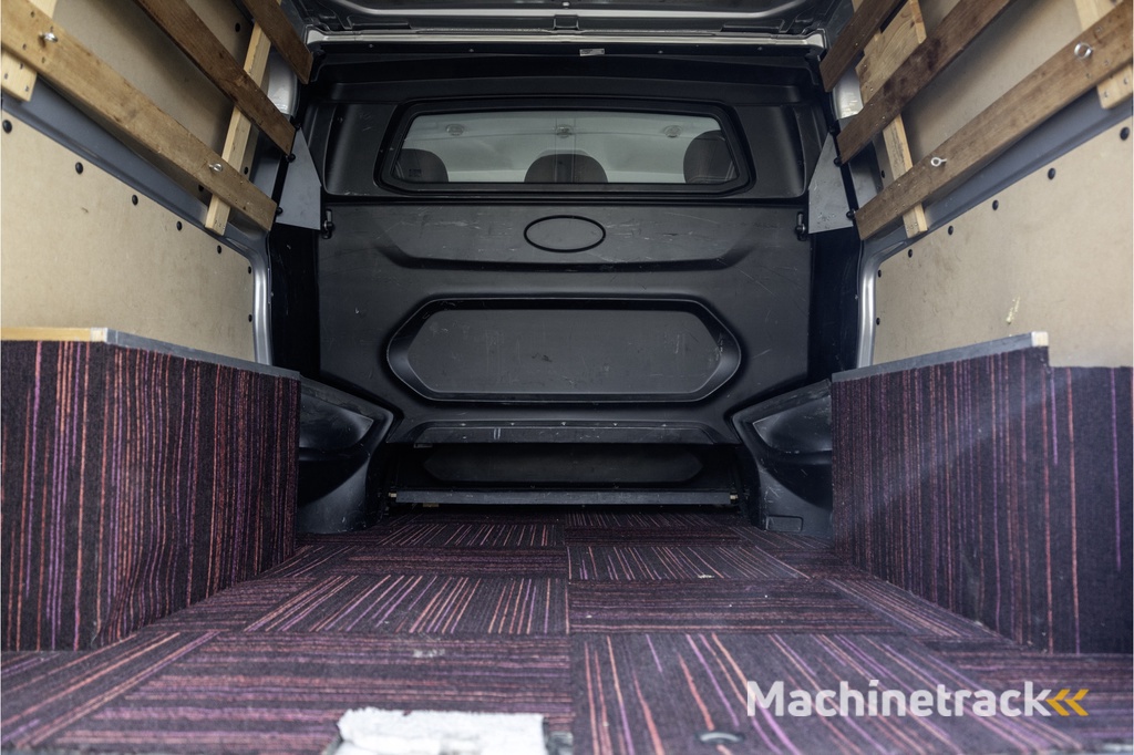 Ford Transit Custom 290 TDCI | L2H1 | 155PK | Champions Edition | DC | 5-Zits | LED | Camera | Navi | Zijschuifdeur L+R | Cruise | Airco | PDC