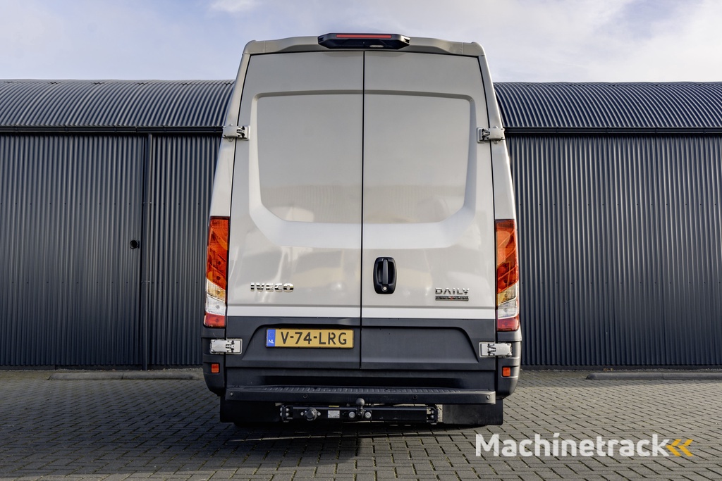 Iveco Daily 35S16V L2H2 | Automaat | Air-Pro Editie | Luchtvering | LED | Camera | Navi | PDC | 3.5T Trekgewicht | Oprijplaat | Cruise | Euro 6