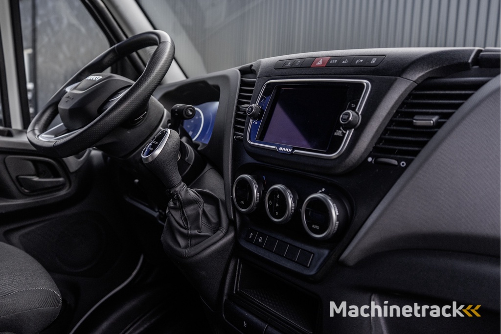 Iveco Daily 35C18 | NW Model | Bakwagen met Laadklep | Automaat | LED | Navi | 3.5T Trekhaak | Climate | Cruise | Euro 6
