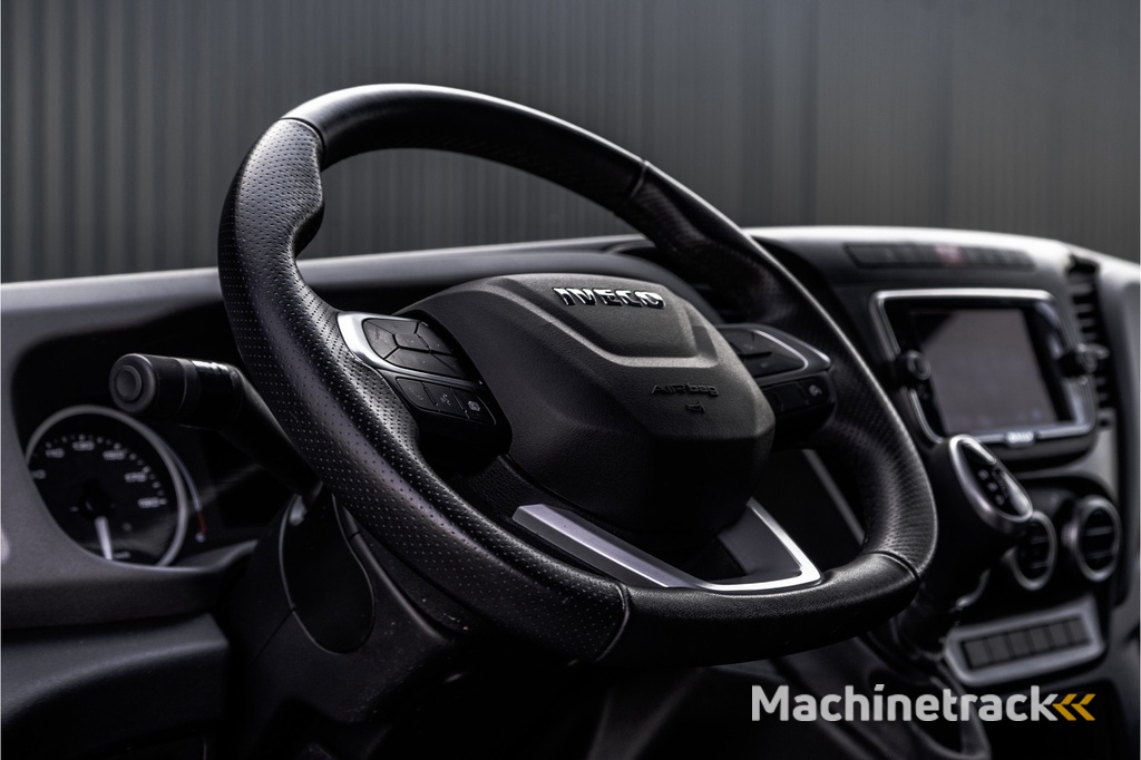 Iveco Daily 35C18 | NW Model | Bakwagen met Laadklep | Automaat | LED | Navi | 3.5T Trekhaak | Climate | Cruise | Euro 6