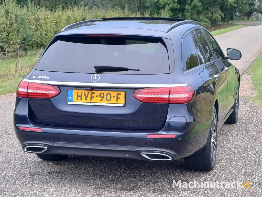 Mercedes-Benz E-klasse Estate 300 e Avantgarde /Pano/Cruise/18"/Sfeer/