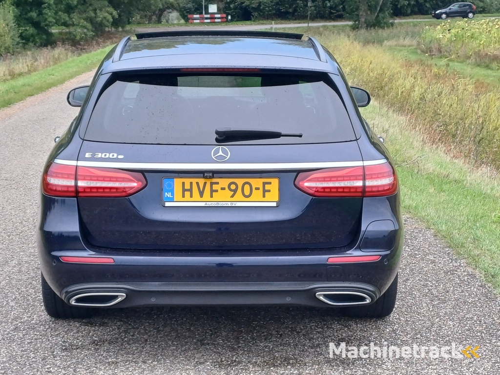 Mercedes-Benz E-klasse Estate 300 e Avantgarde /Pano/Cruise/18"/Sfeer/