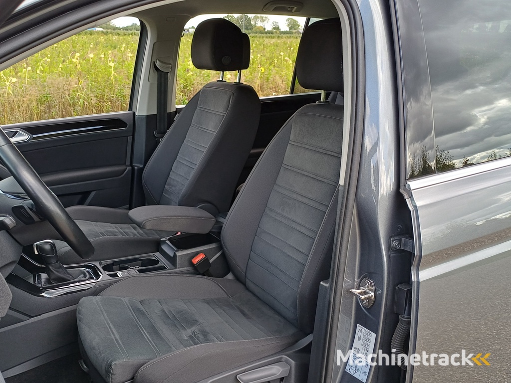Volkswagen Touran 1.5 TSI Highline Business 7-Pers. /Navi/Carplay/Clima v+a/Argo Active/