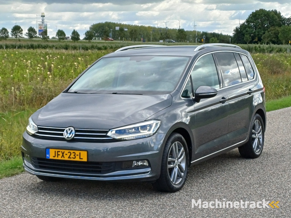 Volkswagen Touran 1.5 TSI Highline Business 7-Pers. /Navi/Carplay/Clima v+a/Argo Active/