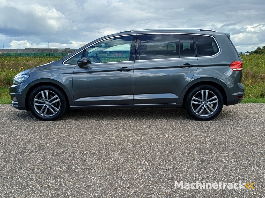 Volkswagen Touran 1.5 TSI Highline Business 7-Pers. /Navi/Carplay/Clima v+a/Argo Active/