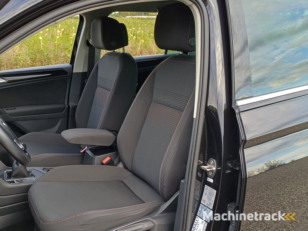 Volkswagen Tiguan 1.4 TSI Comfortline Business /Camera/Carplay/Navi/Cruise/18"/
