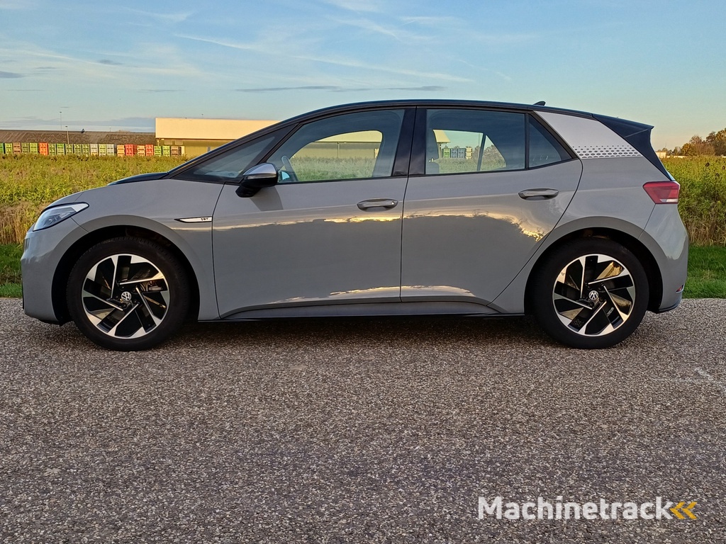 Volkswagen ID.3 First 58 kWh /Lichte rijdbare schade rechts achter/