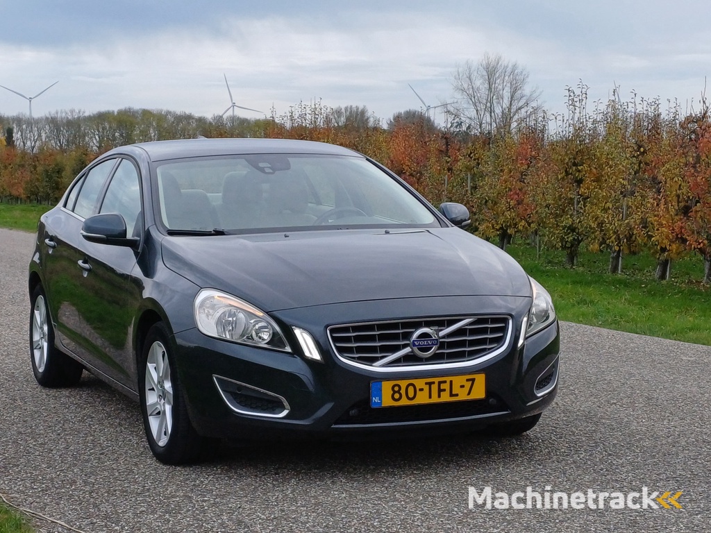 Volvo S60 2.0 D3 Business /Chique combinatie!/Origin.NL!/Dealer onderhouden!/