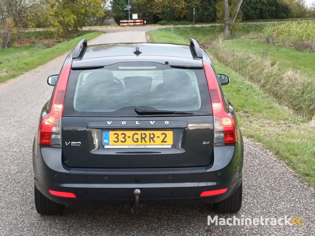 Volvo V50 2.4 Momentum /Goed onderhouden!/Leder/Trekh./Xenon/4-S/