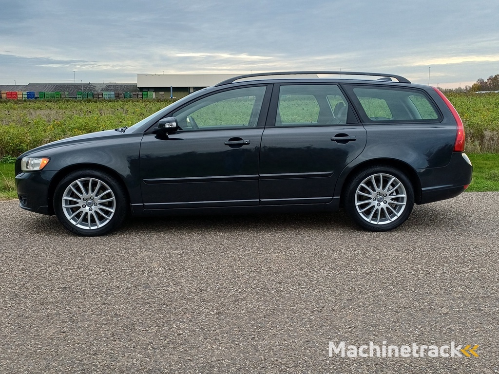 Volvo V50 2.4 Momentum /Goed onderhouden!/Leder/Trekh./Xenon/4-S/