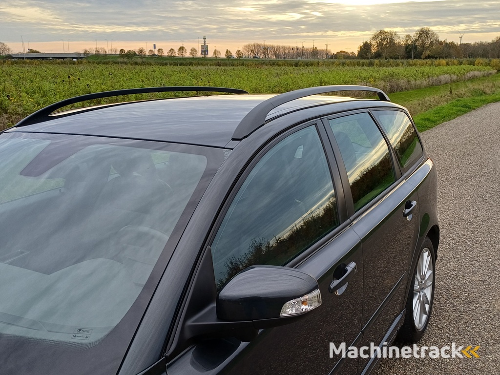 Volvo V50 2.4 Momentum /Goed onderhouden!/Leder/Trekh./Xenon/4-S/