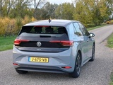 Minituur van Volkswagen ID.3 First 58 kWh /Lichte rijdbare schade rechts achter/