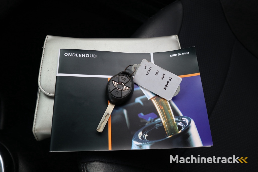 MINI Mini Cabrio 1.6 One Pepper | Lees Tekst | Zo Mee | Read Text