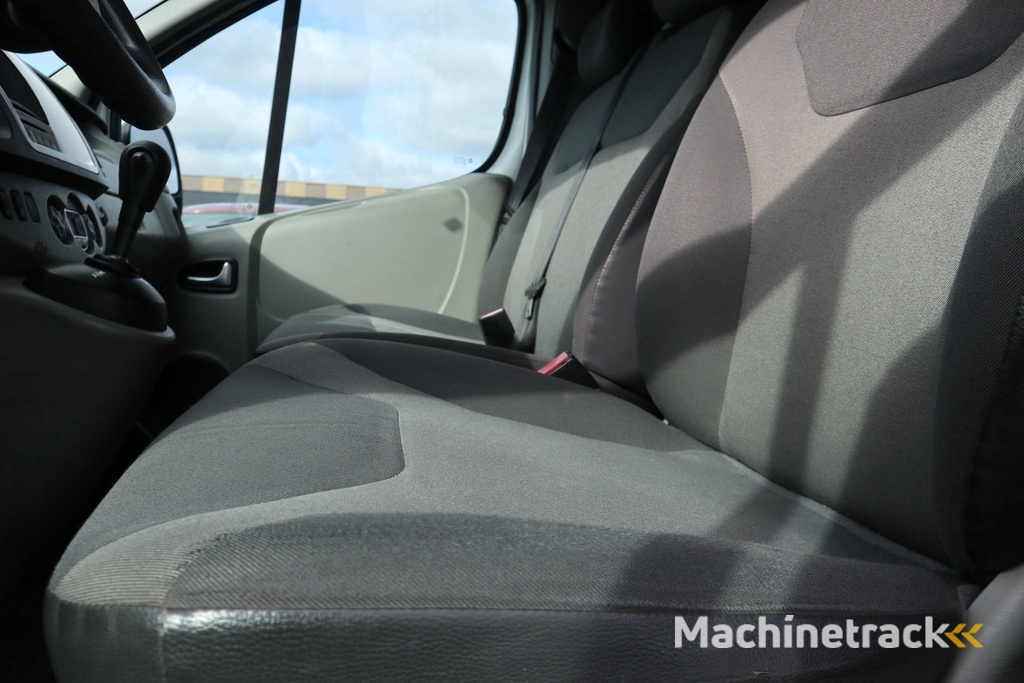 Renault Trafic 2.5 dCi T29 L1H1 | Navigatie | Automaat | Climate Control | APK 04-10-2025 |