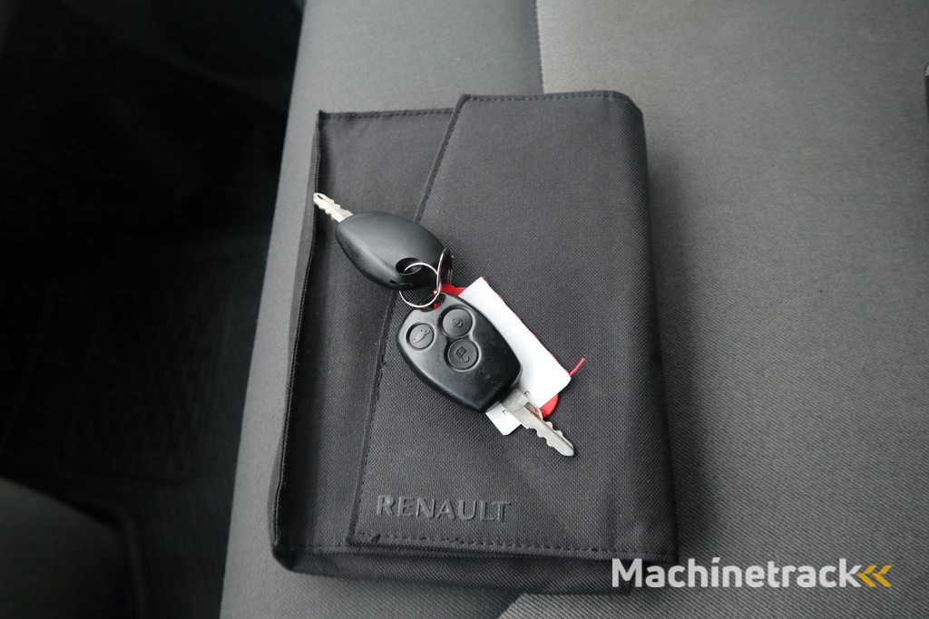 Renault Trafic 2.5 dCi T29 L1H1 | Navigatie | Automaat | Climate Control | APK 04-10-2025 |