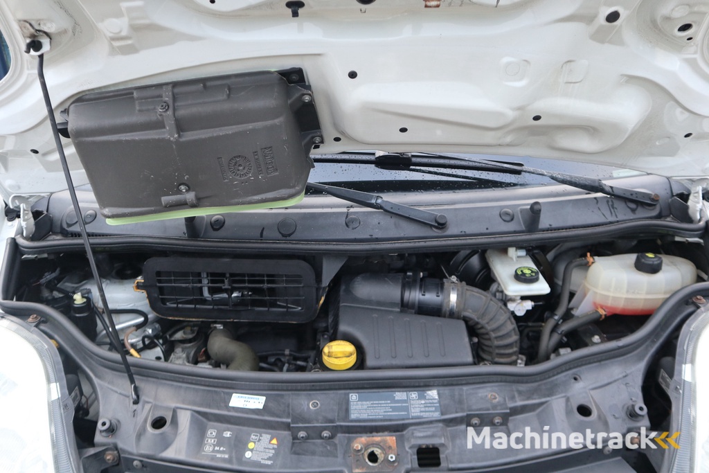 Renault Trafic 2.5 dCi T29 L1H1 | Navigatie | Automaat | Climate Control | APK 04-10-2025 |