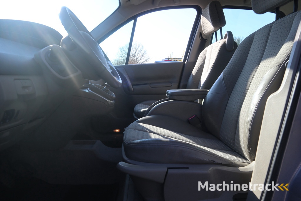 Renault Scénic 2.0-16V Privilège Luxe | Zo Mee | Lees Tekst | Read Text