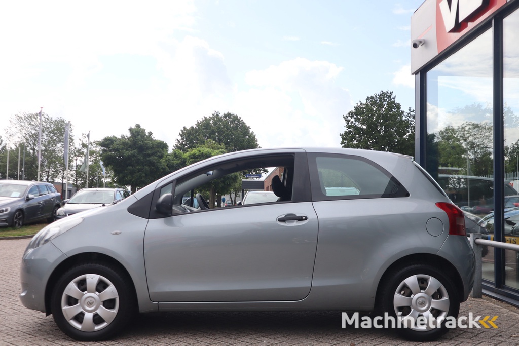 Toyota Yaris 1.0 VVTi Terra | Zuinig Rijden | Radio CD |